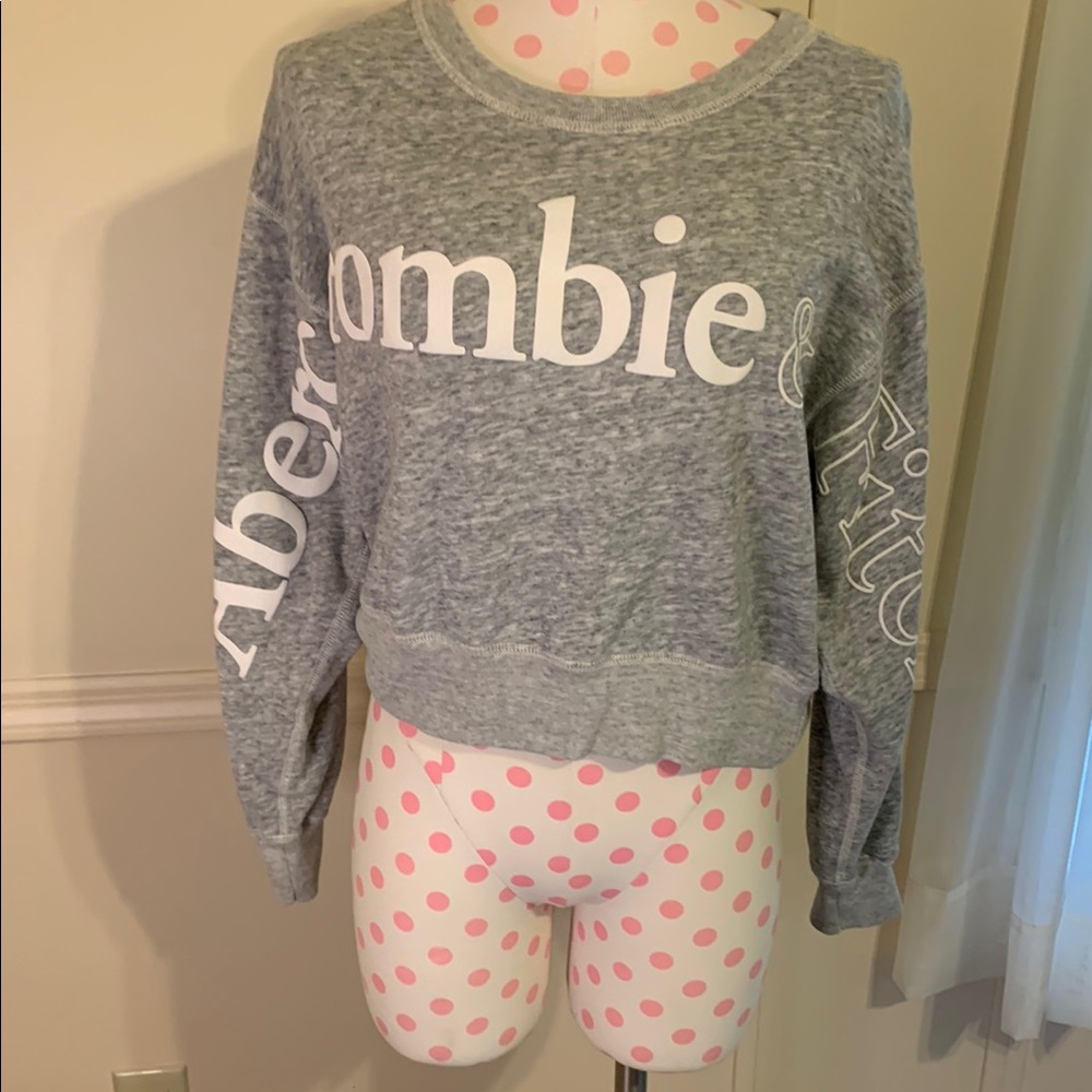 Abercrombie & Fitch Gray Sweatshirt Size Med Like NEW Arm to Arm A & F lettering